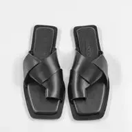 Maneo The Label Black Leather Strap Toe Hold Slip on Sandals