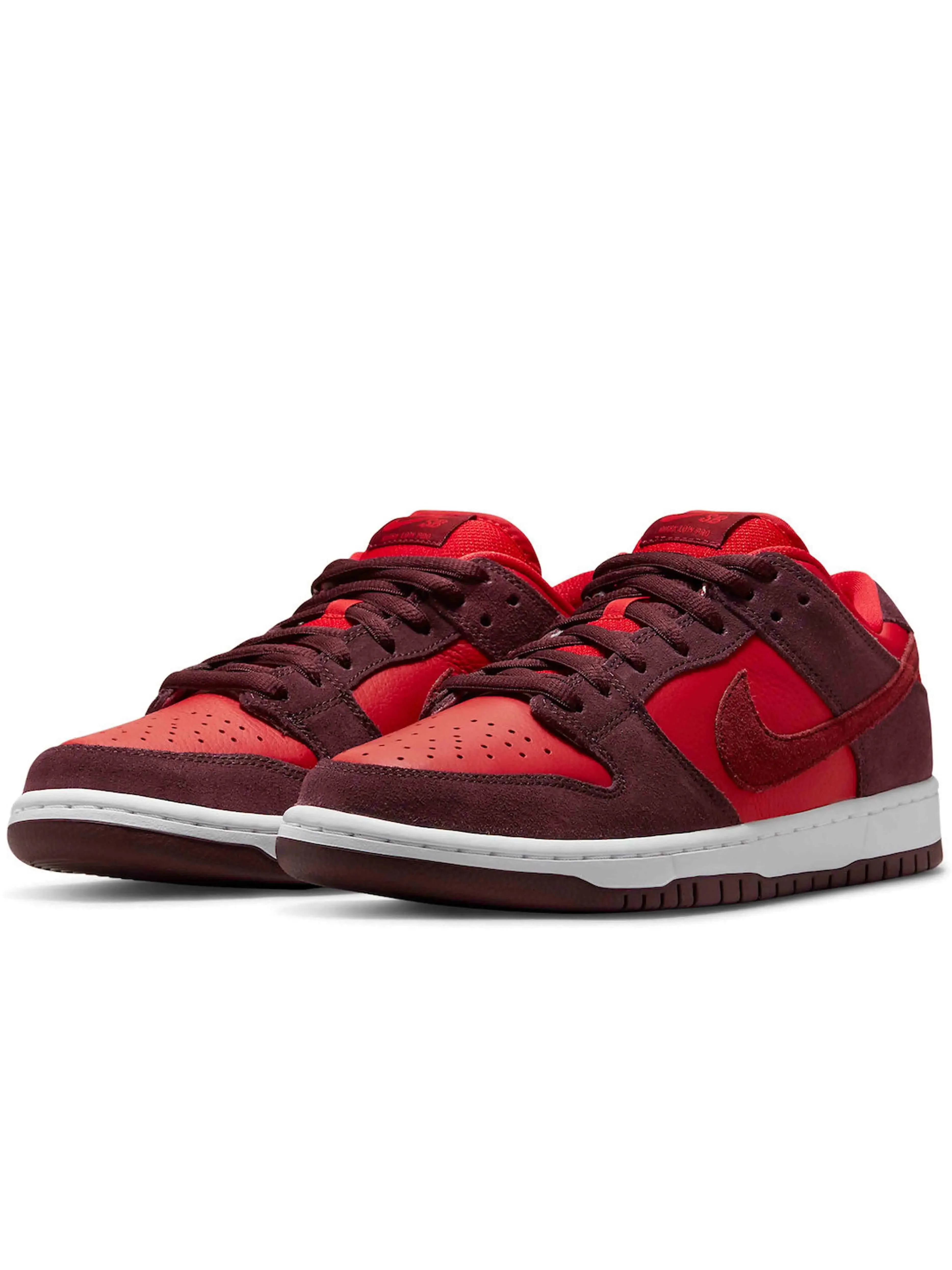 Nike SB Dunk Low Cherry